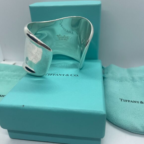 Tiffany & Co. Silver Elsa Peretti Bone Cuff Left Hand Medium 6" Circumference - Picture 6 of 16